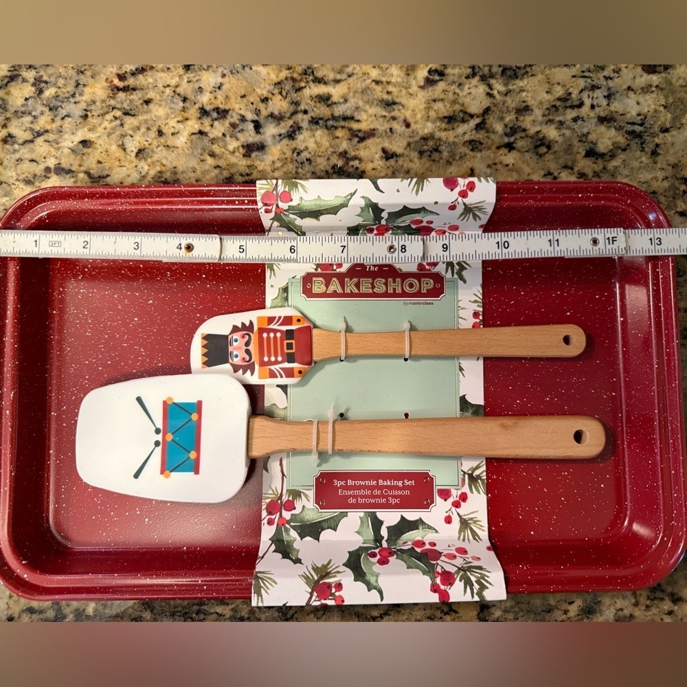 The Bakeshop by Masterclass 3pc Brownie Baking Set". 
Bake Pan & 2 Spatulas. NEW